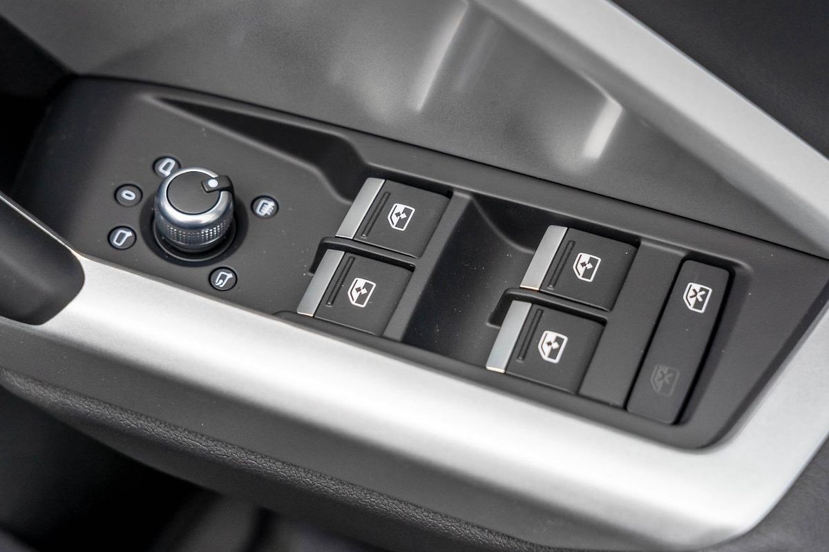 2025 Audi Q3 35 TFSI F3