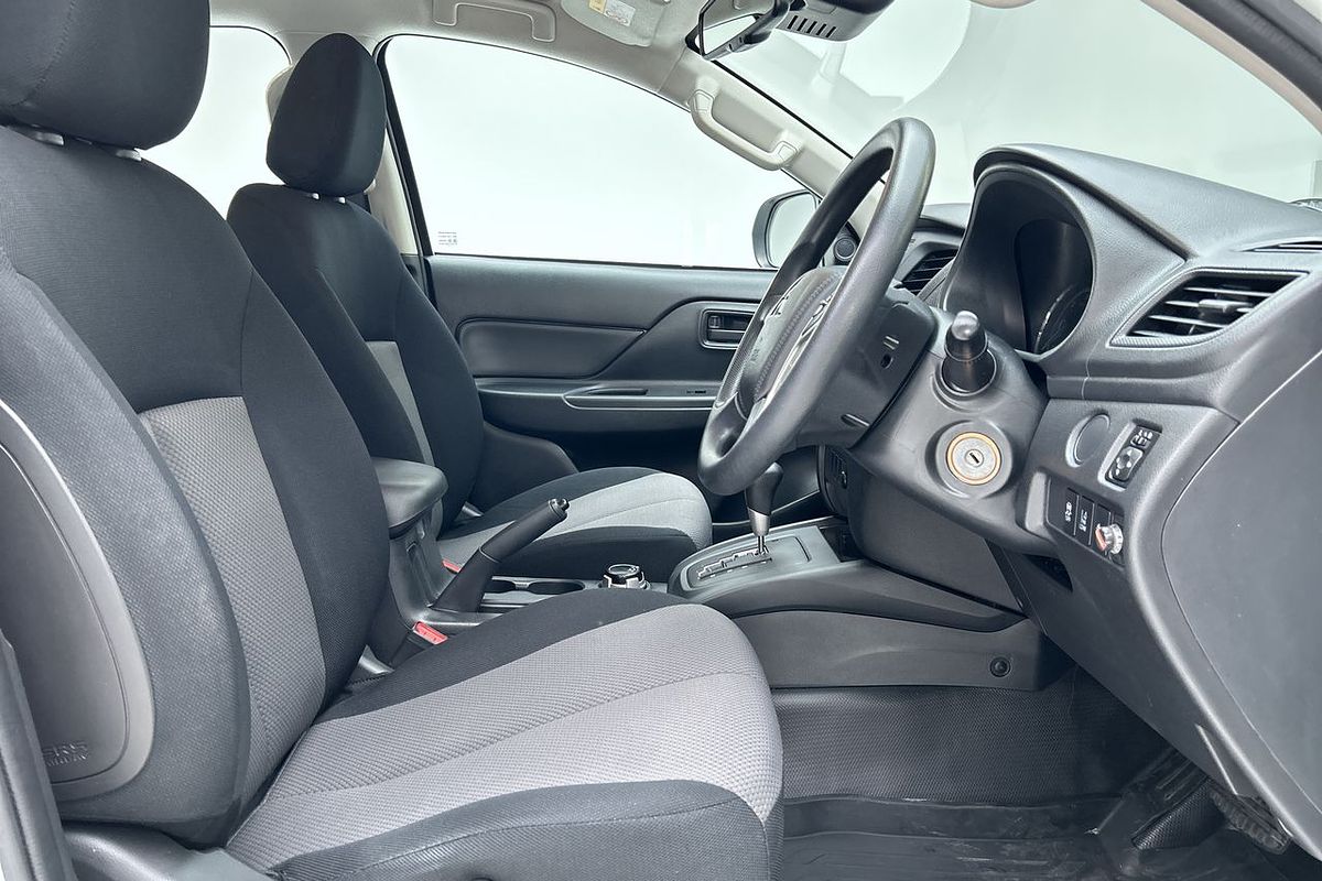2019 Mitsubishi Triton GLX ADAS MR 4X4
