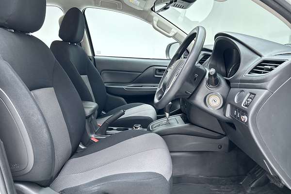 2019 Mitsubishi Triton GLX ADAS MR 4X4