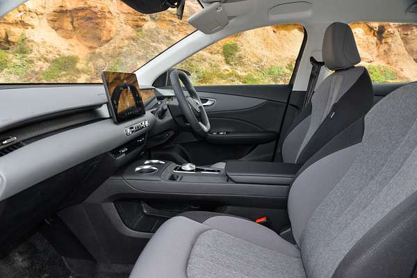 2025 MG MGS5 EV Essence 49 ZS3EM