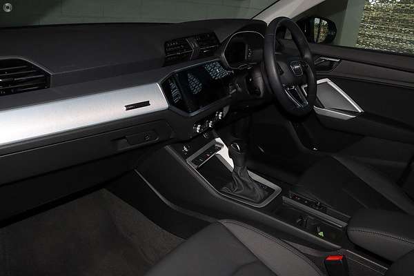 2024 Audi Q3 35 TFSI F3