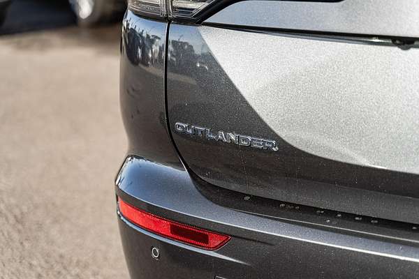 2025 Mitsubishi Outlander Exceed ZM