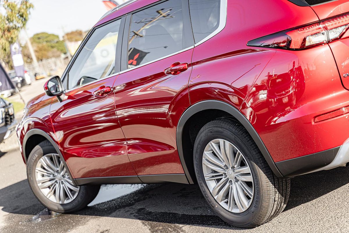 2025 Mitsubishi Outlander LS ZM