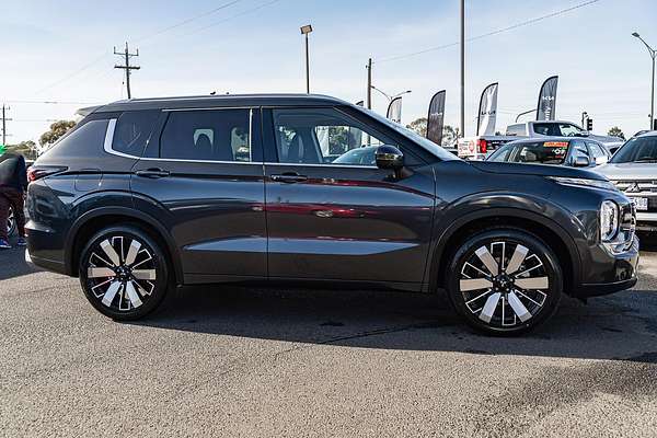 2025 Mitsubishi Outlander Exceed ZM