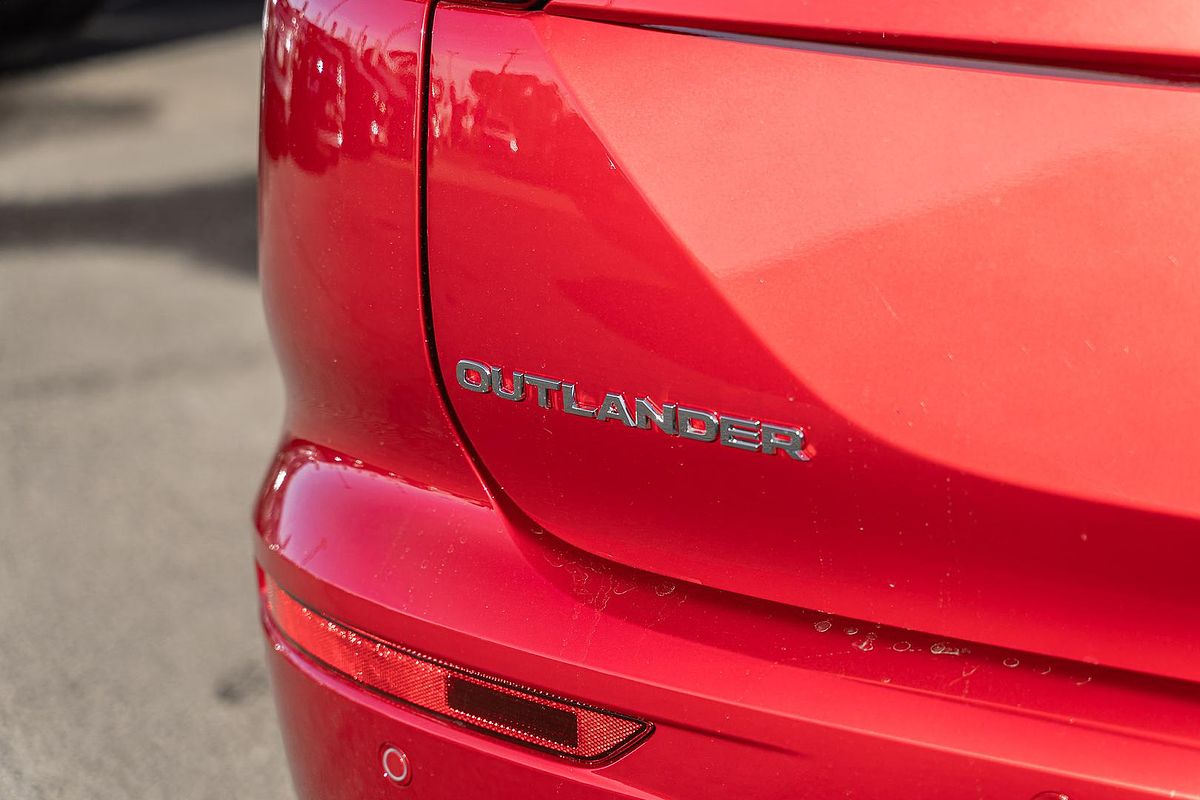 2025 Mitsubishi Outlander LS ZM