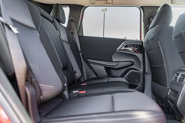 2025 Mitsubishi Outlander LS ZM