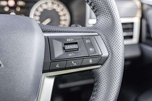 2025 Mitsubishi Outlander LS ZM