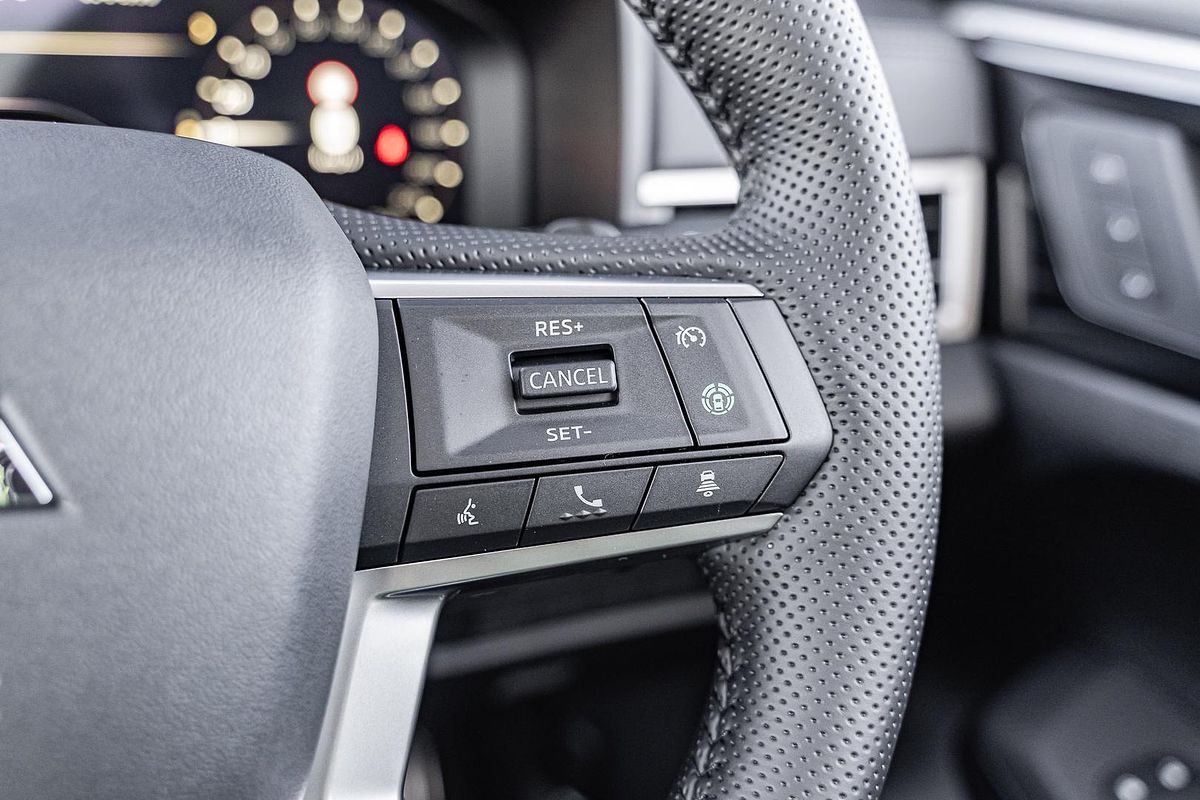 2025 Mitsubishi Outlander Exceed ZM