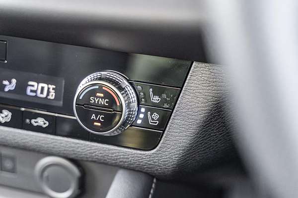 2025 Mitsubishi Outlander Exceed ZM