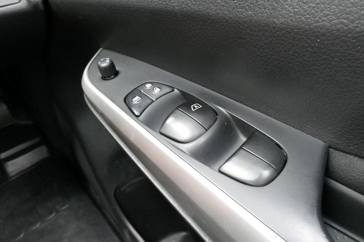 2017 Nissan Navara RX D23 Series 3 Rear Wheel Drive