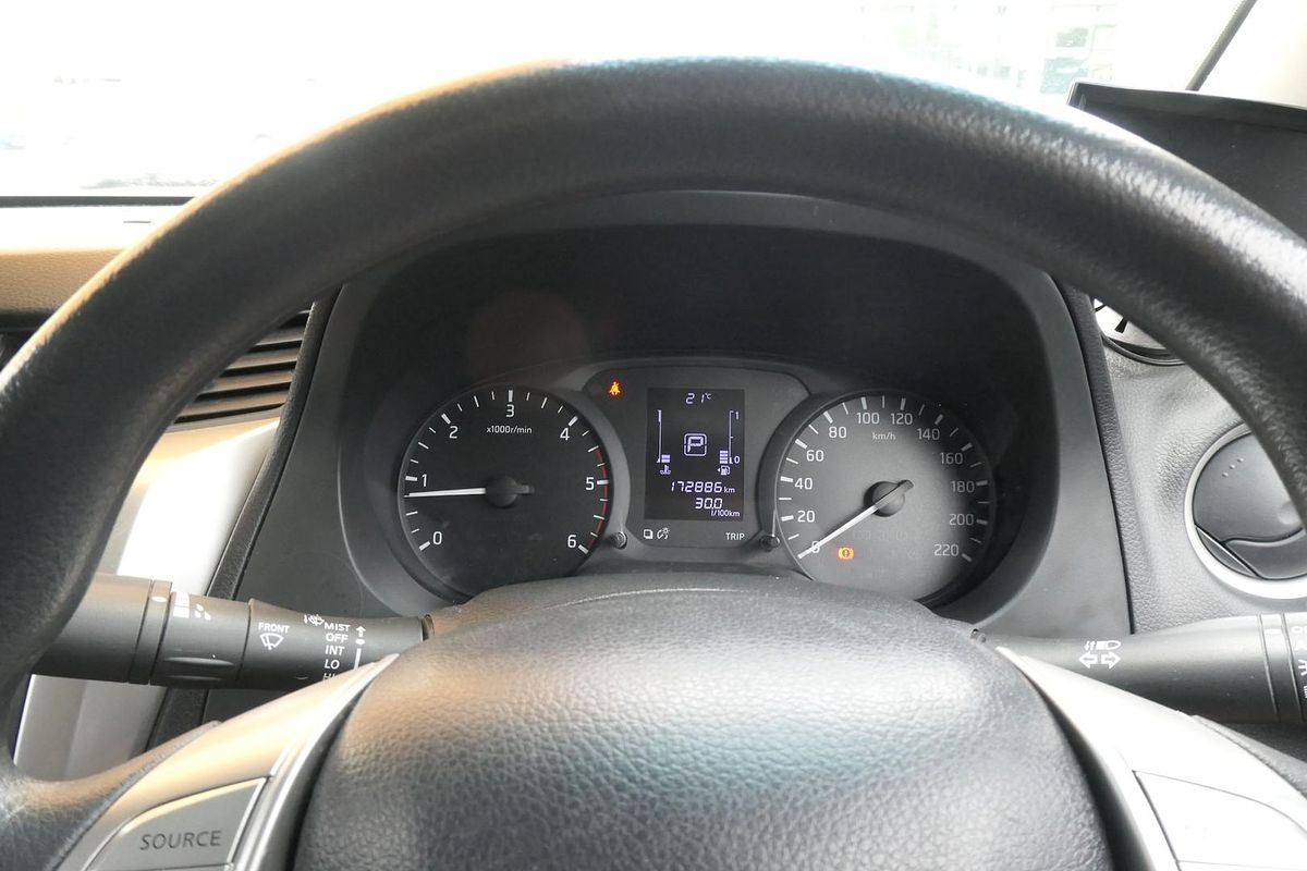 2017 Nissan Navara RX D23 Series 3 Rear Wheel Drive
