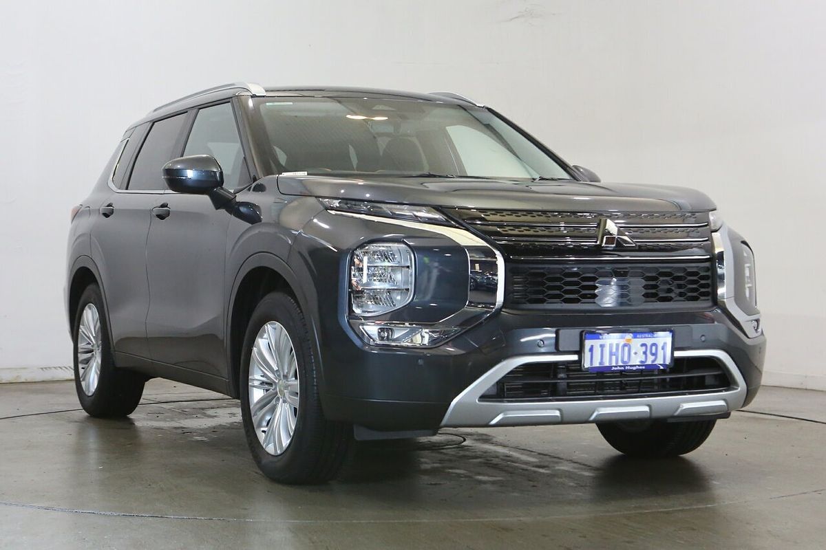 2024 Mitsubishi Outlander LS ZM