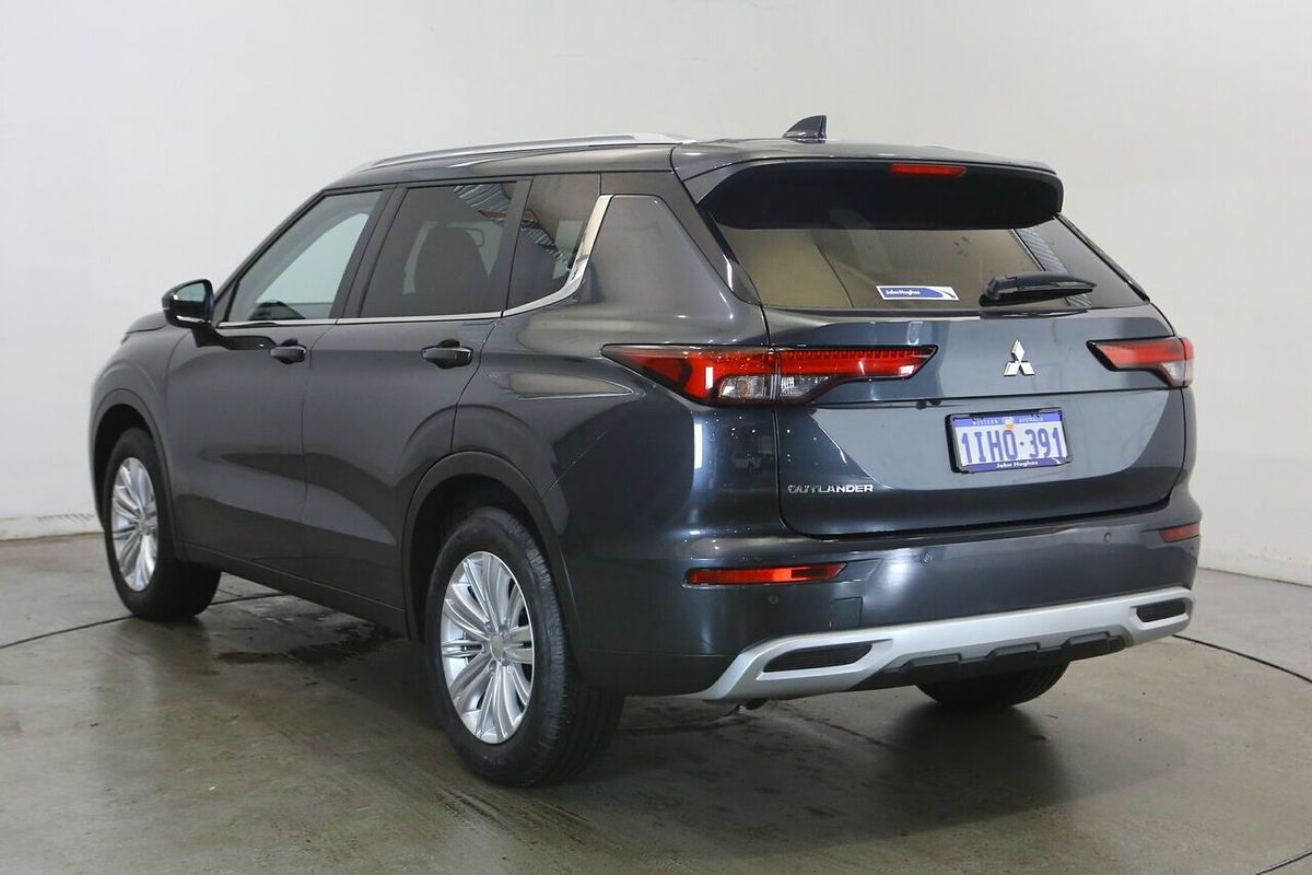 2024 Mitsubishi Outlander LS ZM