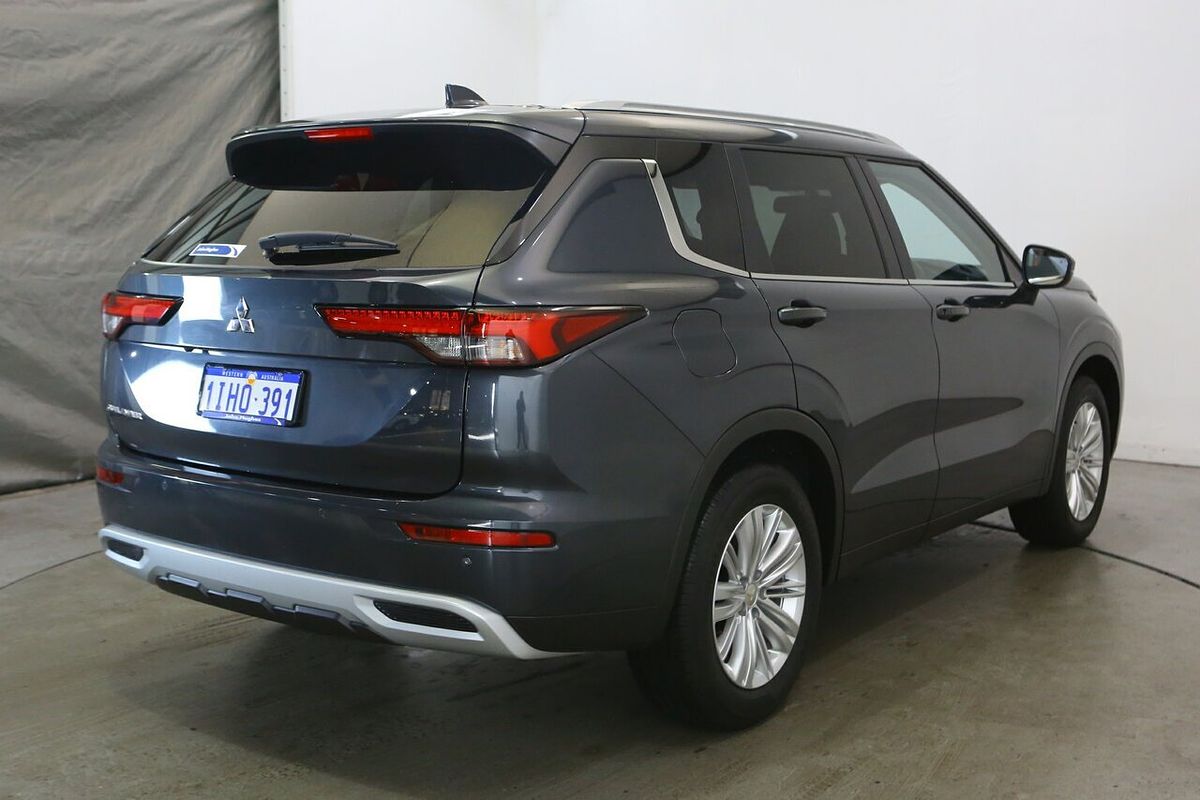 2024 Mitsubishi Outlander LS ZM