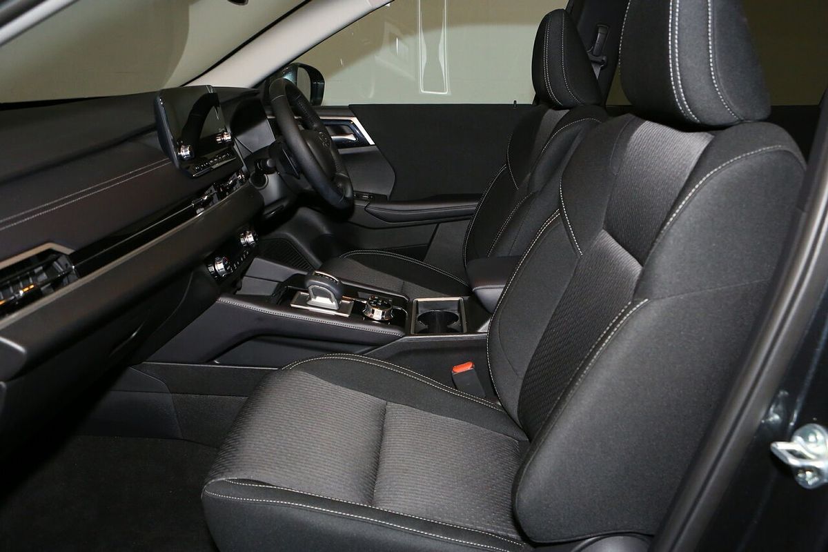 2024 Mitsubishi Outlander LS ZM