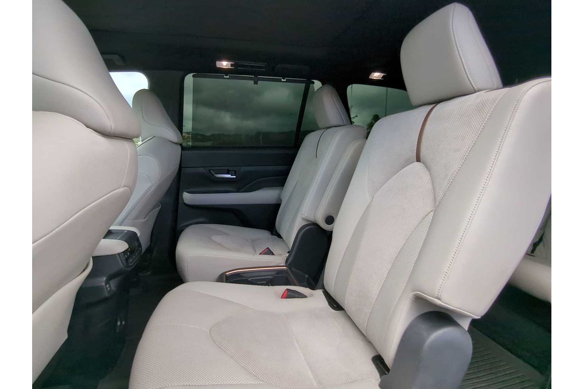 2024 Toyota Grand Highlander Hybrid MAX Platinum