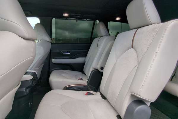 2024 Toyota Grand Highlander Hybrid MAX Platinum