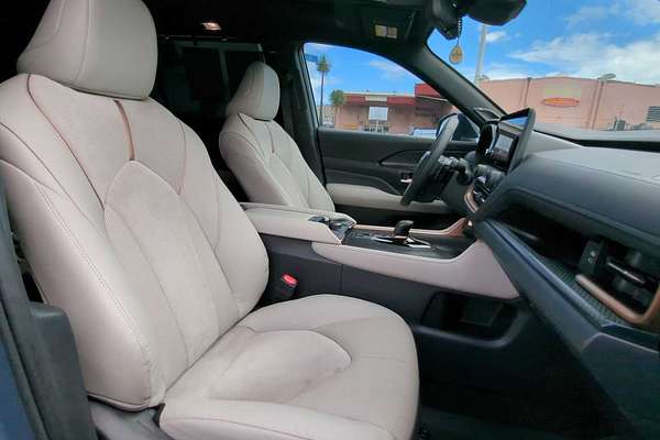 2024 Toyota Grand Highlander Hybrid MAX Platinum