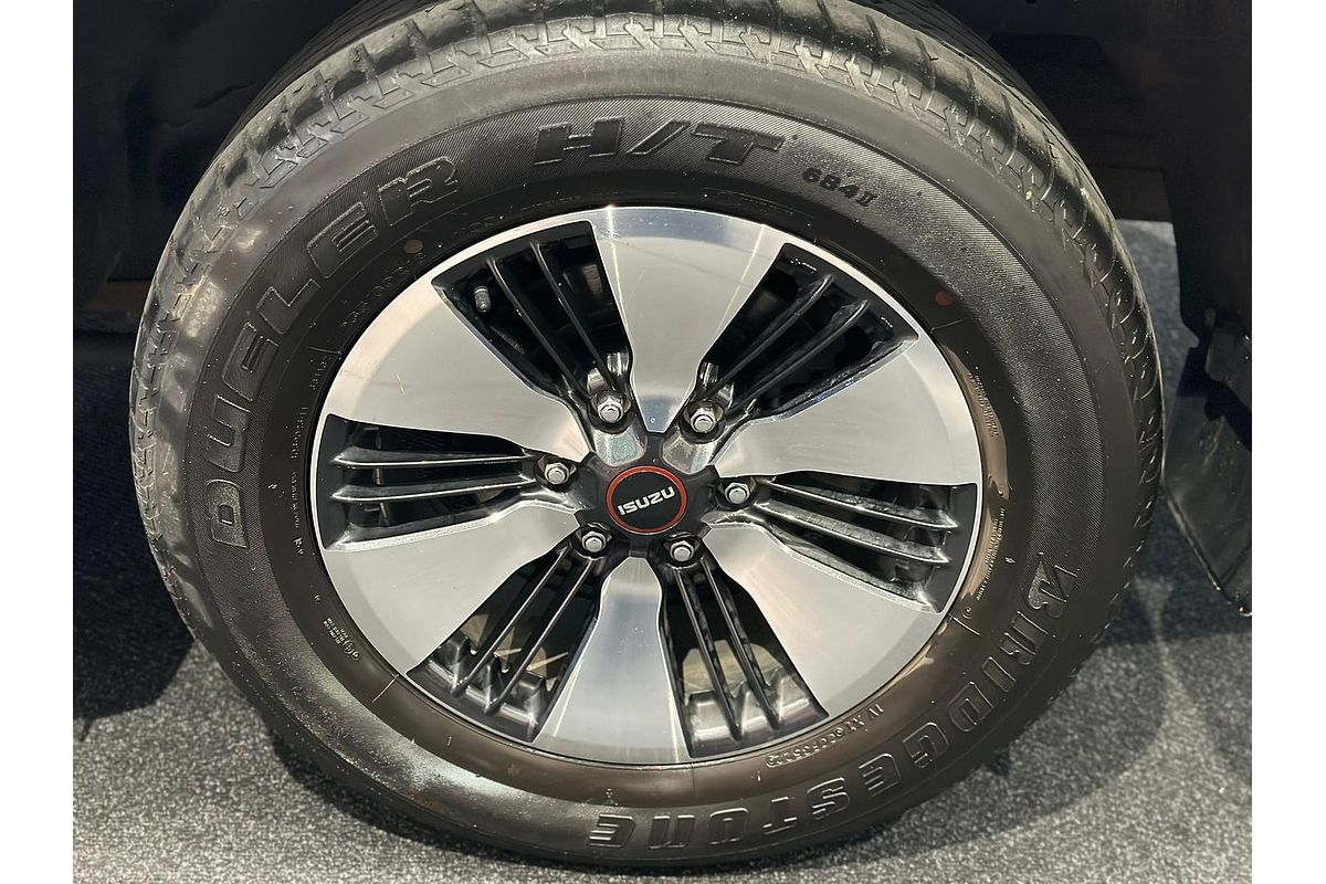 2021 Isuzu MU-X LS-M