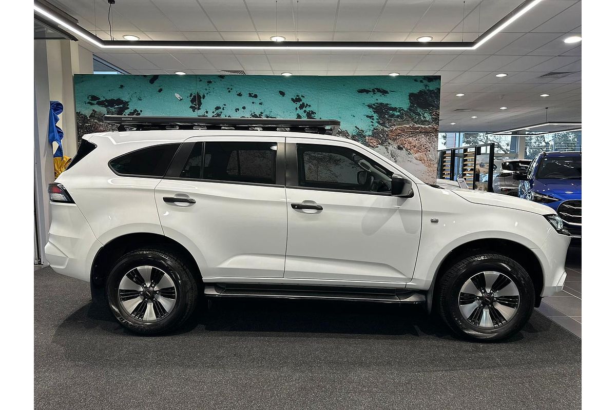 2021 Isuzu MU-X LS-M