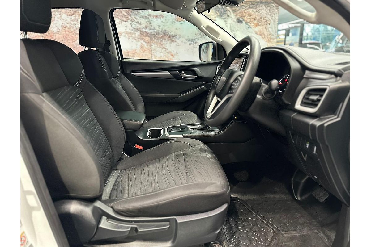 2021 Isuzu MU-X LS-M