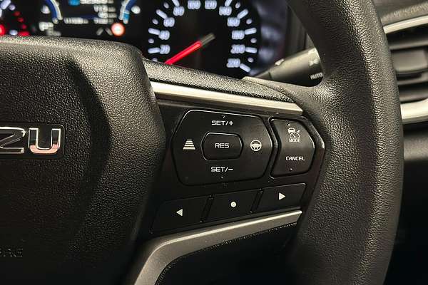 2021 Isuzu MU-X LS-M