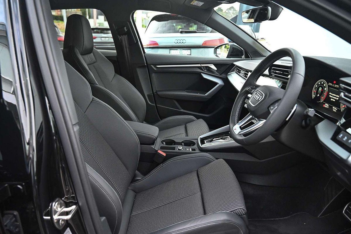 2025 Audi A3 35 TFSI S line GY