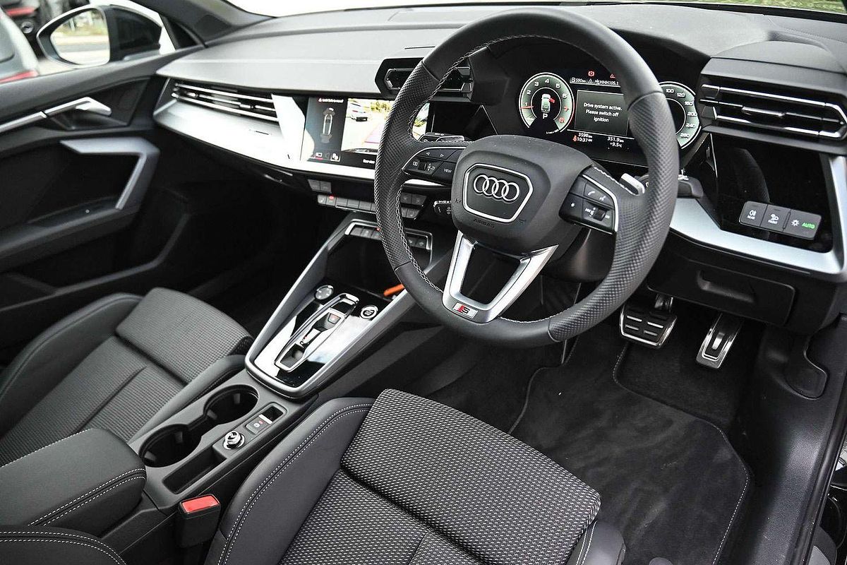 2025 Audi A3 35 TFSI S line GY