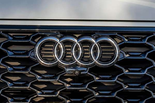 2024 Audi Q5 45 TFSI S line FY