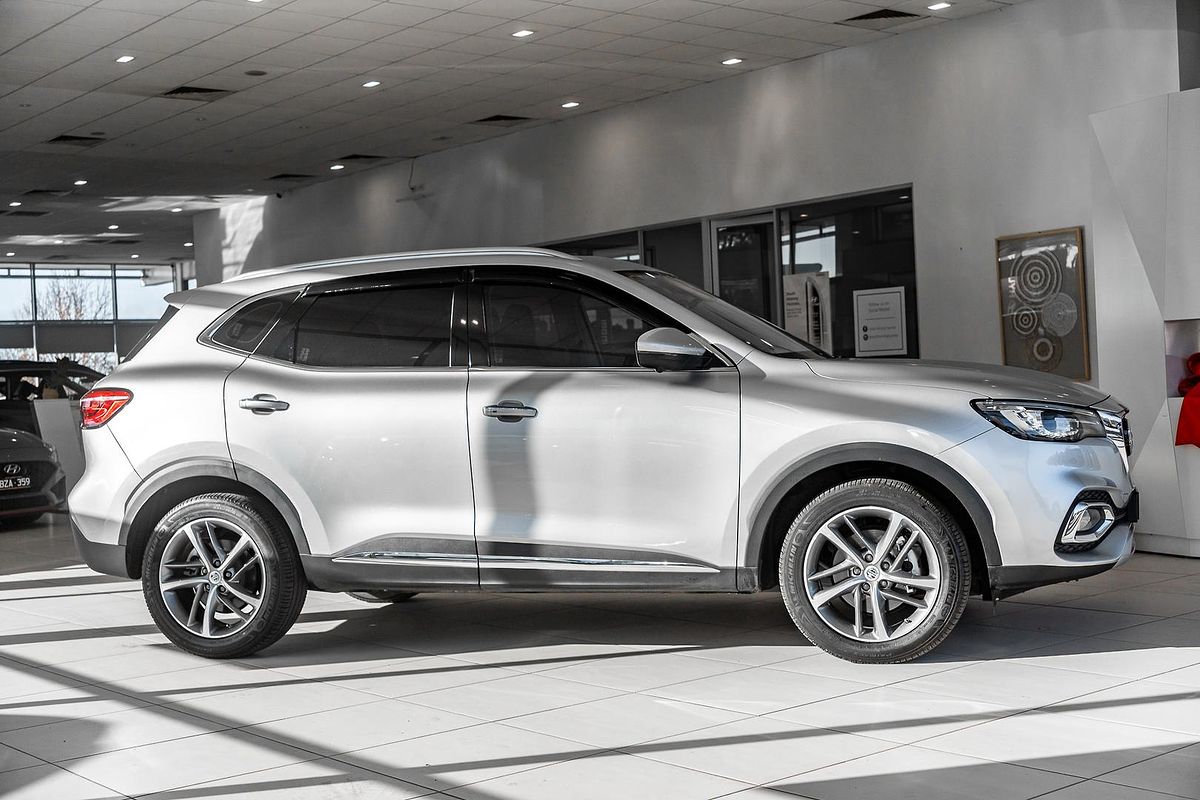 2022 MG HS Essence SAS23