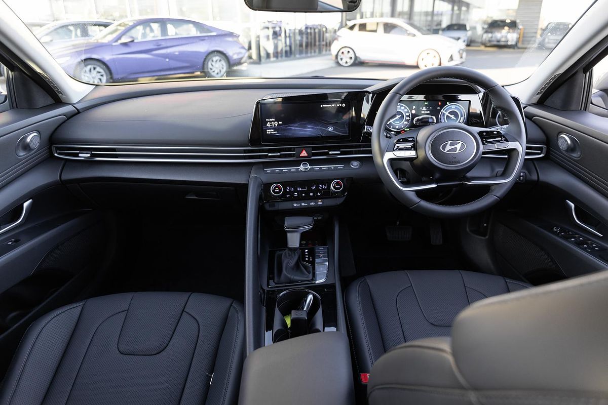 2025 Hyundai i30 Elite Hybrid CN7.V2