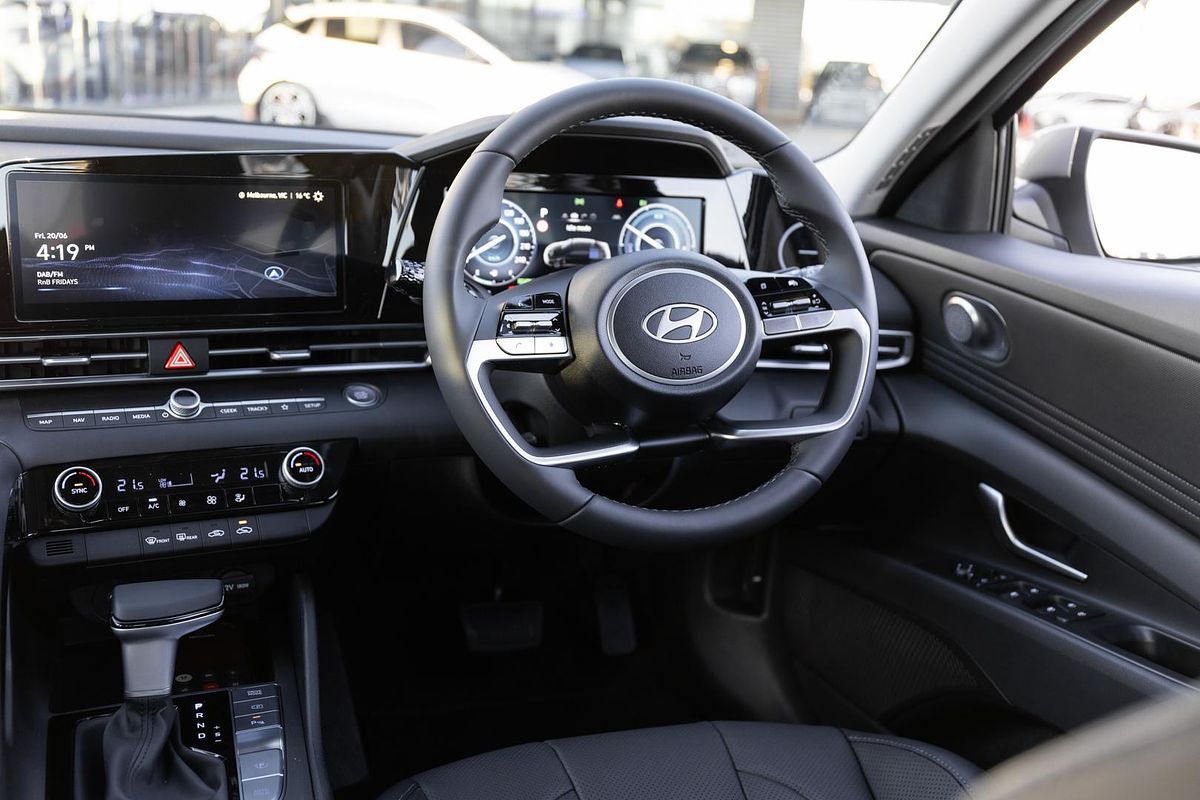 2025 Hyundai i30 Elite Hybrid CN7.V2