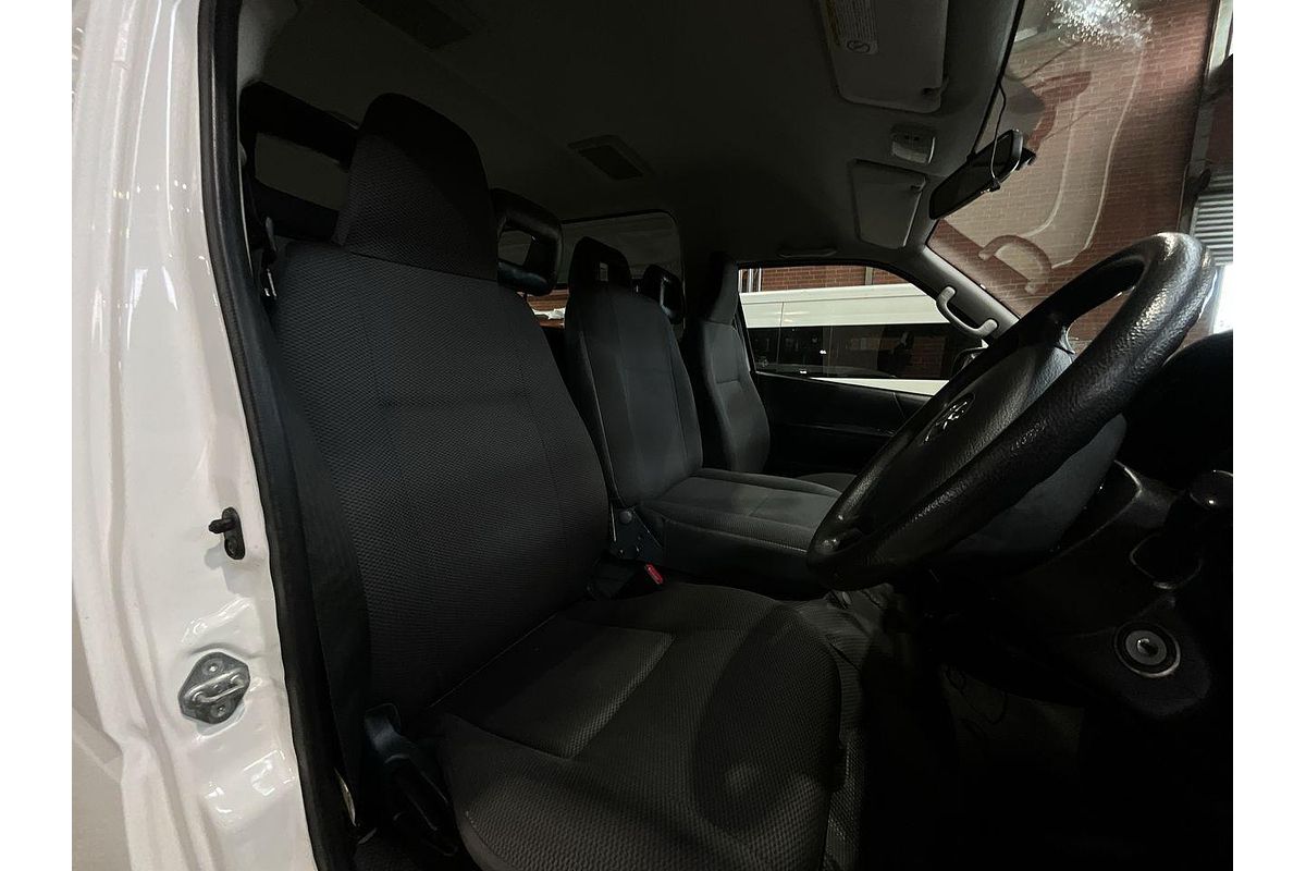 2011 Toyota Hiace Commuter TRH223R
