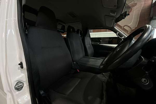 2011 Toyota Hiace Commuter TRH223R