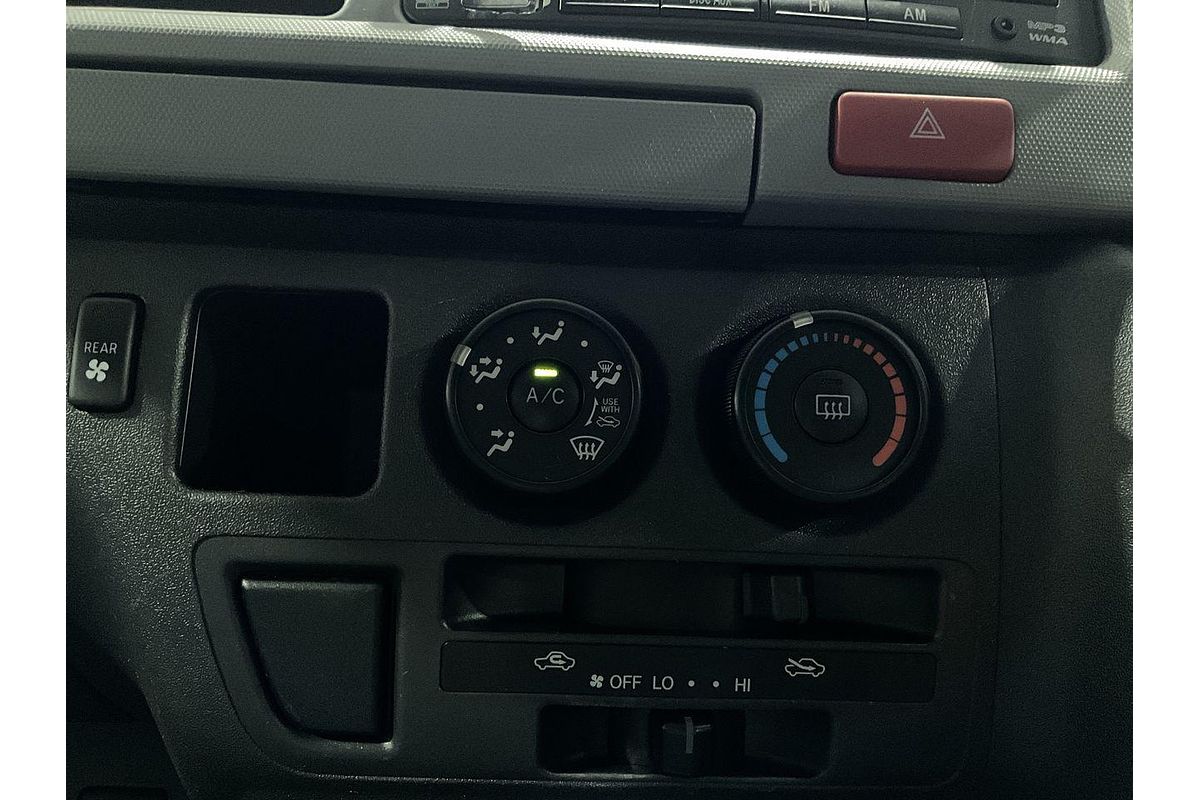 2011 Toyota Hiace Commuter TRH223R