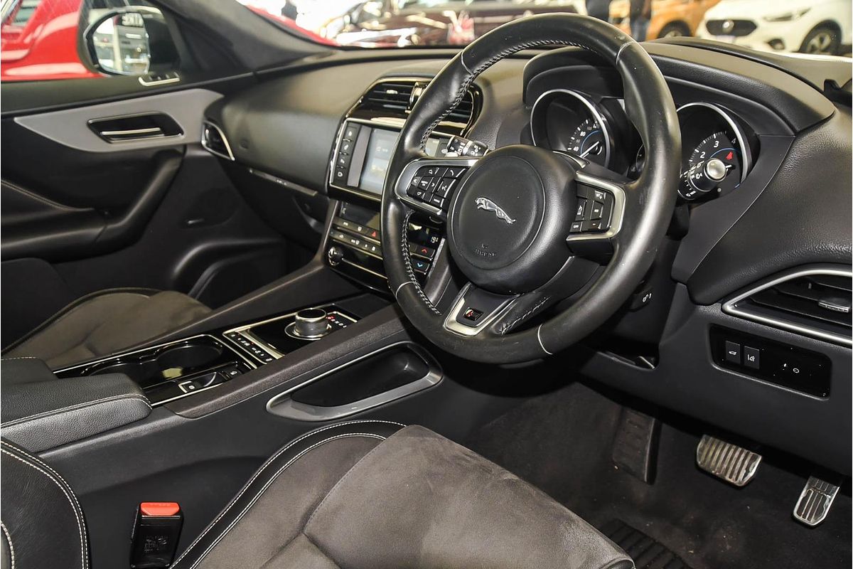 2017 Jaguar F-PACE 35t S X761