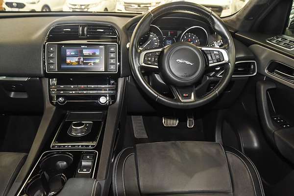 2017 Jaguar F-PACE 35t S X761