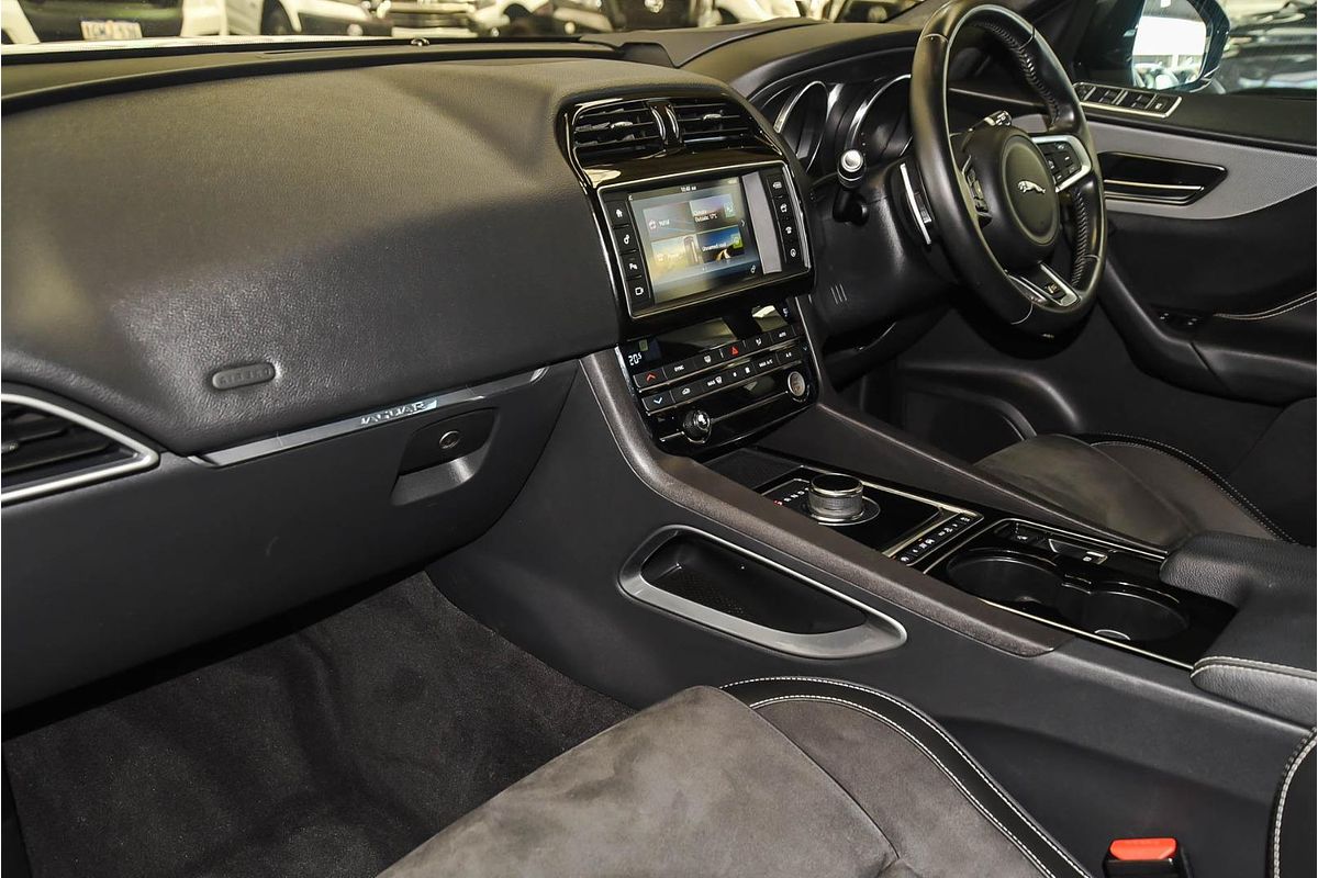 2017 Jaguar F-PACE 35t S X761
