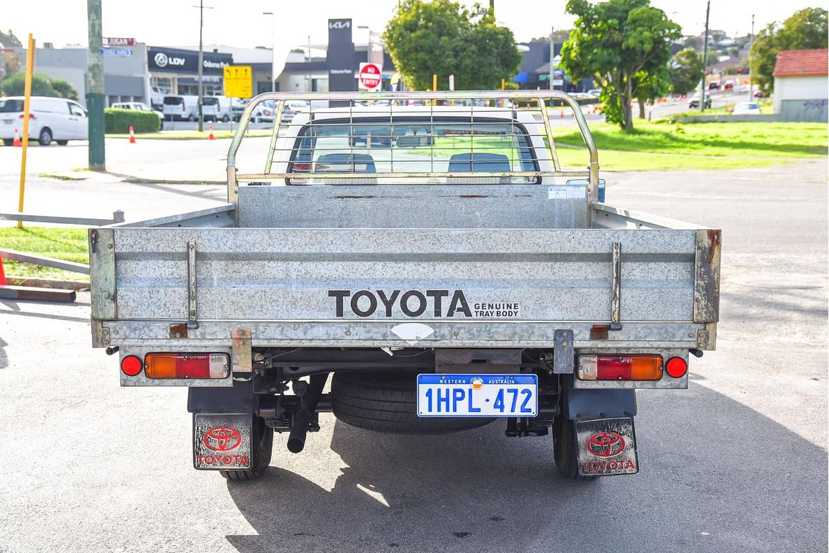 2004 Toyota Hilux RZN149R Rear Wheel Drive