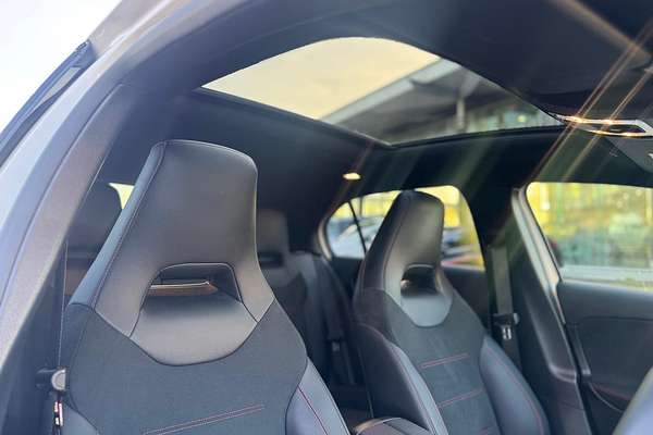 2022 Mercedes-Benz A-Class A250 V177