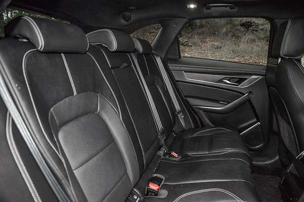 2021 Jaguar F-PACE P250 R-Dynamic SE X761