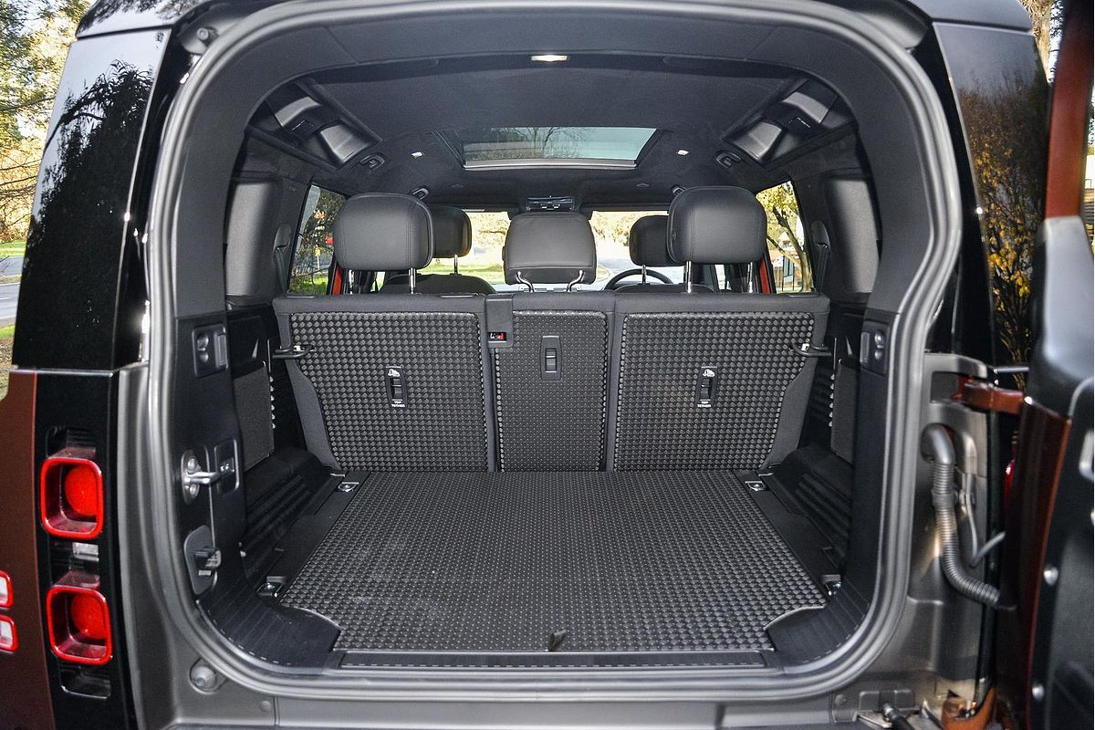 2024 Land Rover Defender 110 D350 Sedona Edition L663