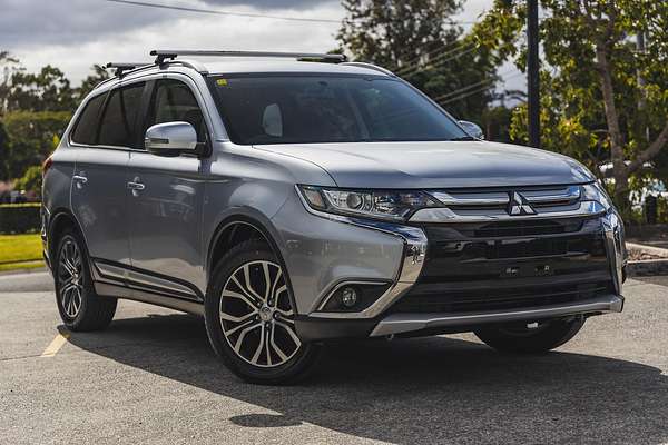 2022 Mitsubishi Outlander ES ZM