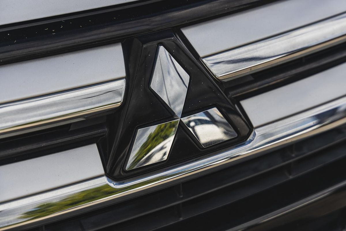 2022 Mitsubishi Outlander ES ZM