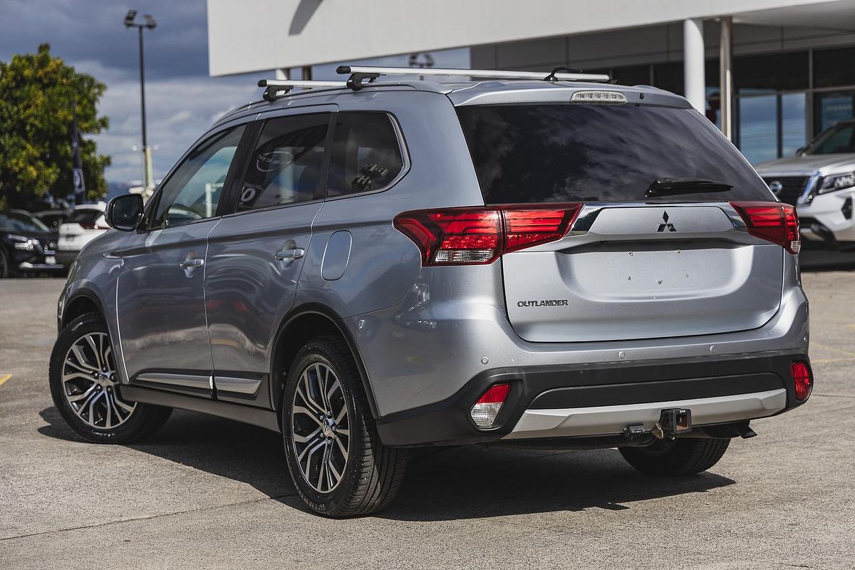 2022 Mitsubishi Outlander ES ZM