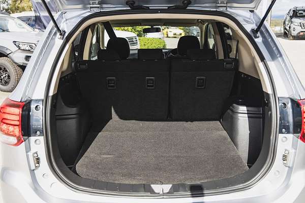 2022 Mitsubishi Outlander ES ZM