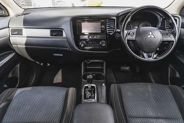 2022 Mitsubishi Outlander ES ZM