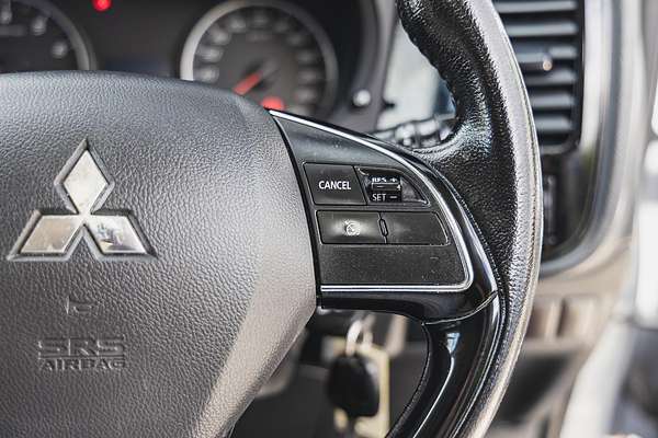 2022 Mitsubishi Outlander ES ZM