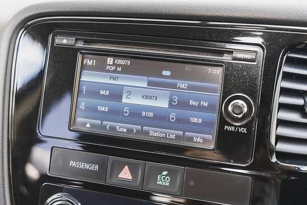 2022 Mitsubishi Outlander ES ZM