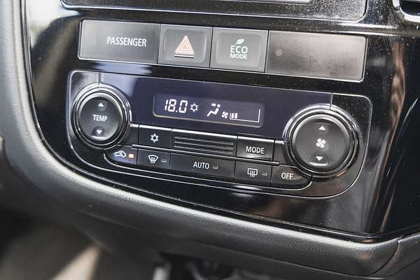 2022 Mitsubishi Outlander ES ZM